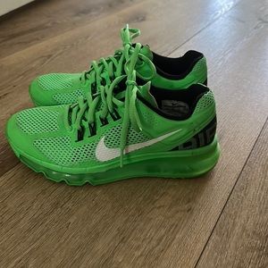 Mike neon green sneakers